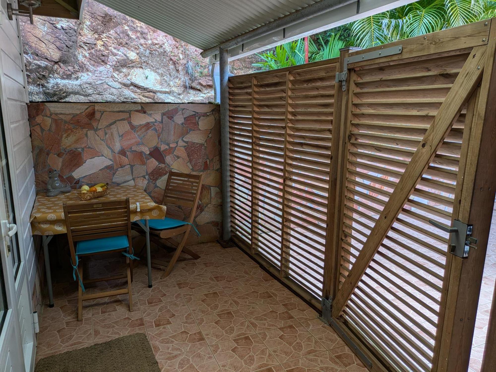 Le Marin - Bungalow Classe 3 Etoiles Tb Equipe & Confortable - Escapade En Couple - Paisible & En Toute Discretion - Wi-Fi - Climatisation - Calme & Serenite - Plages Du Sud, Centre De Carenage & Marina Du Marin Proche En Voiture - Acheminement Sur D Bagian luar foto