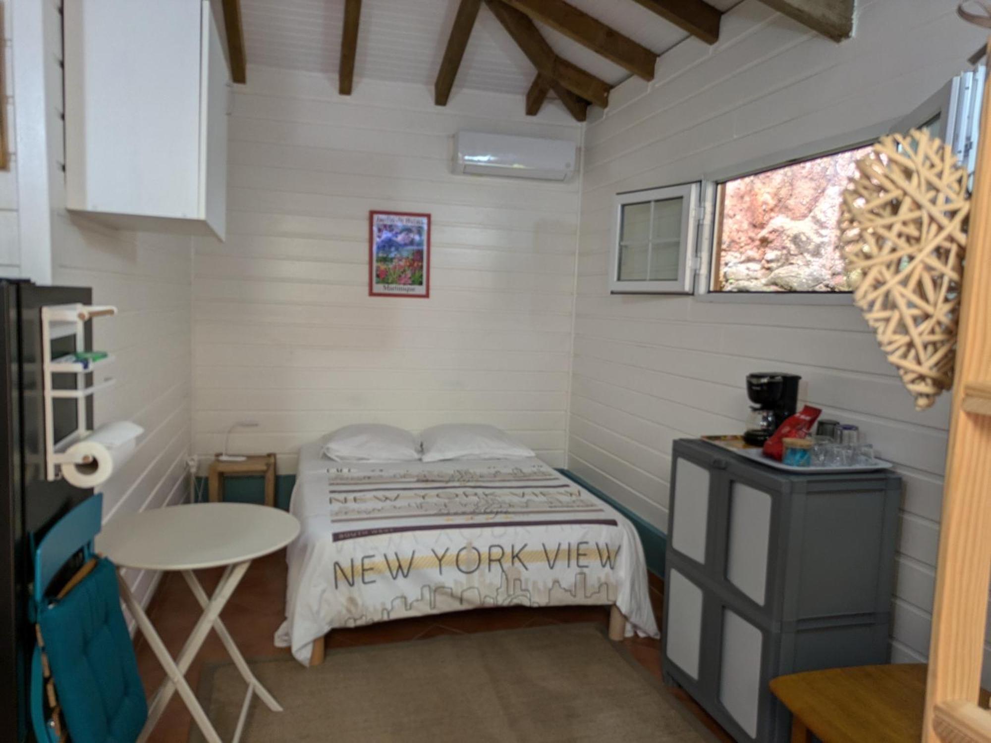 Le Marin - Bungalow Classe 3 Etoiles Tb Equipe & Confortable - Escapade En Couple - Paisible & En Toute Discretion - Wi-Fi - Climatisation - Calme & Serenite - Plages Du Sud, Centre De Carenage & Marina Du Marin Proche En Voiture - Acheminement Sur D Bagian luar foto